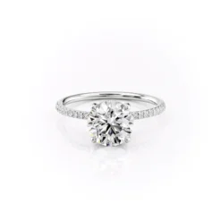 The Pave Crown Kamellie Set With A 2.5 Carat